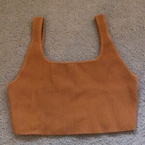 Aritzia babaton sculpt crop top